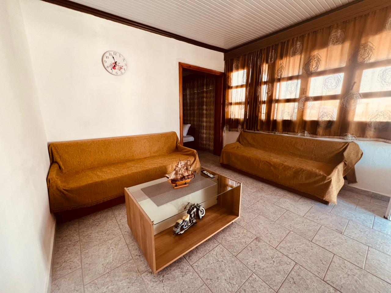 Θέα Budget Family House